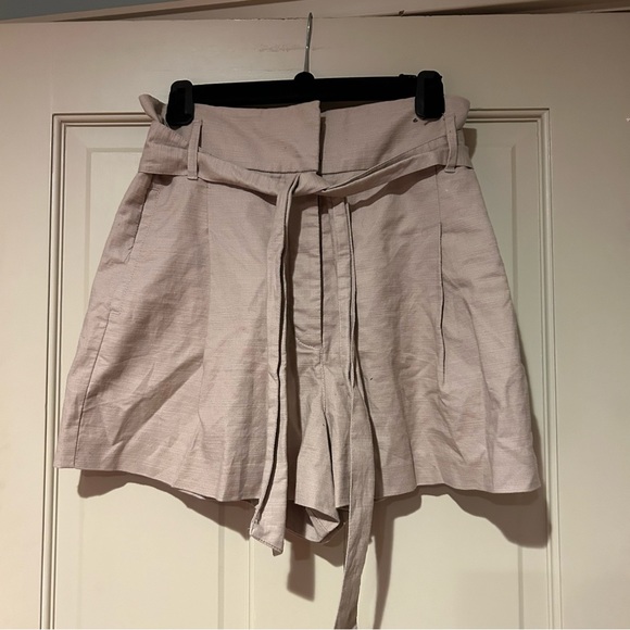 Aritzia Wilfred Shorts - Picture 1 of 10
